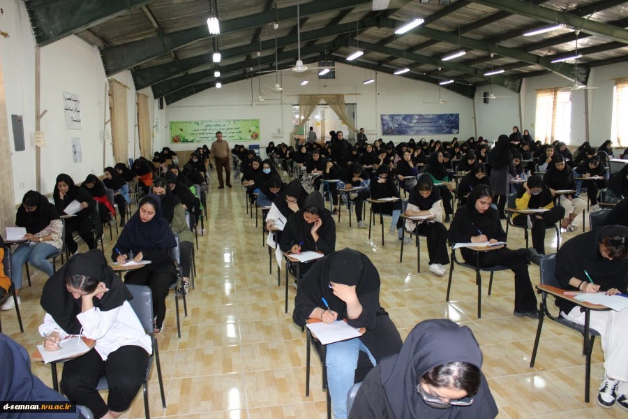 آغاز امتحانات دانشکده فنی و حرفه ای دختران سمنان و بازدید دکتر غریب شاهیان سرپرست این مجموعه دانشگاهی از روند برگزاری امتحانات 3